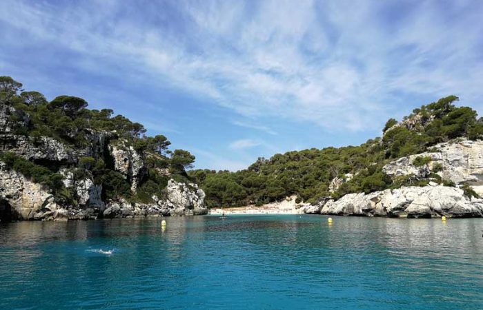 Viajes en velero con el alquiler de embarcación en Menorca.