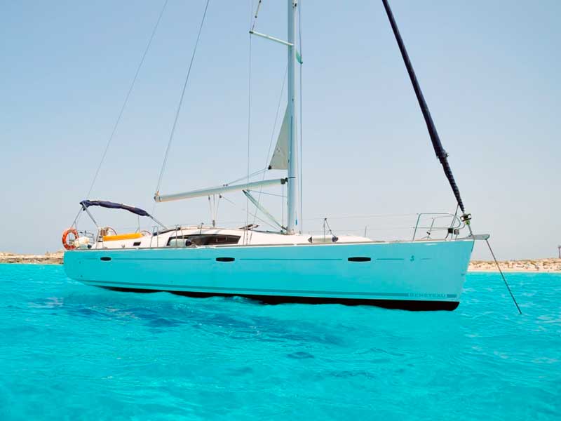 Alquiler de velero Beneteau Oceanis 43 en Barcelona
