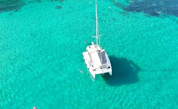Alquiler de catamarán en Ibiza