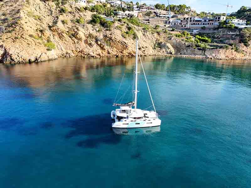 Alquiler catamaran lagoon 46 en ibiza.
