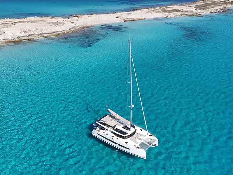 alquiler catamaran fontaine pajot 51 en ibiza